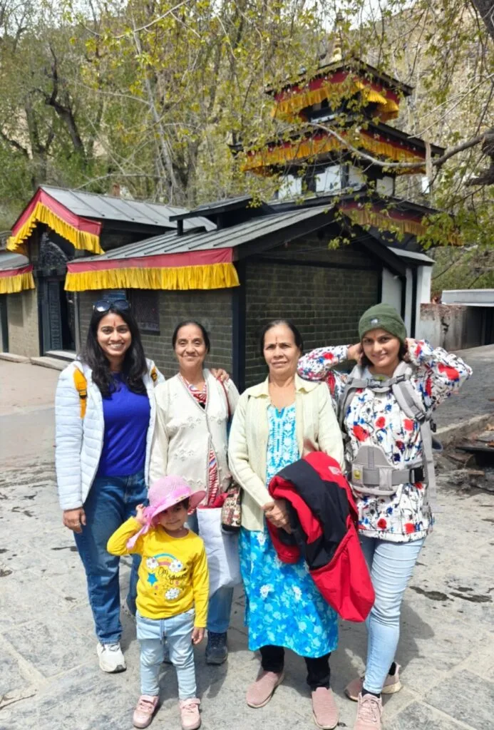 famaly at muktinath