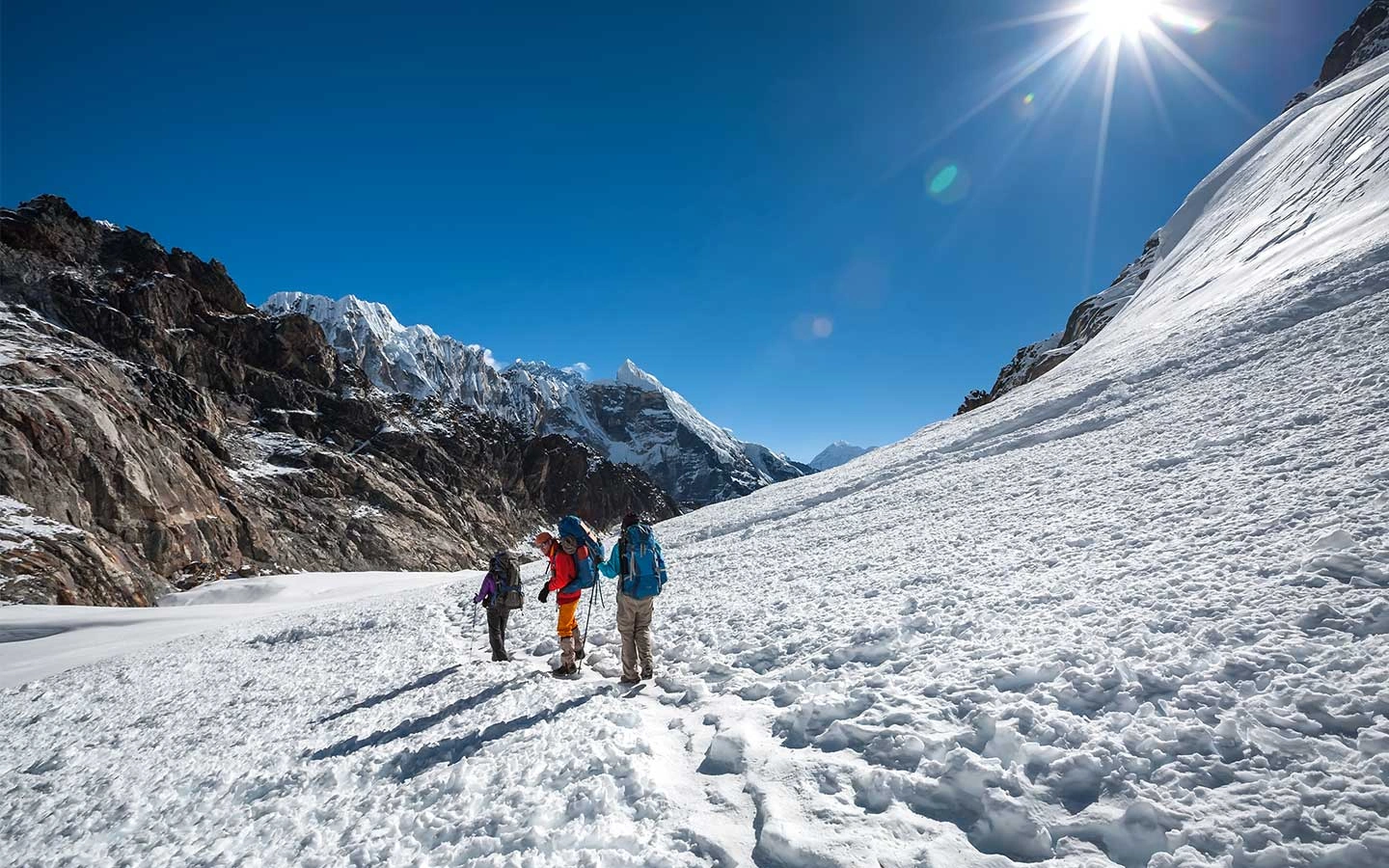 walking on the way to chola pass trek
