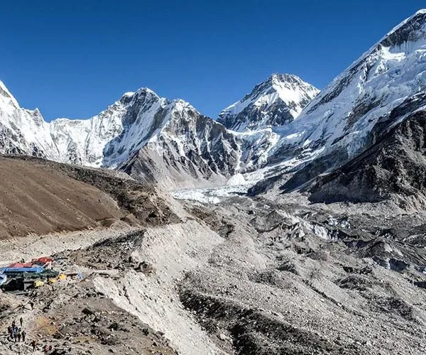 On the way to Kongma La Pass Trek