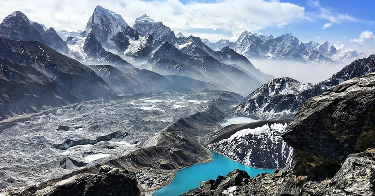 View from Kongma La Pass Trek