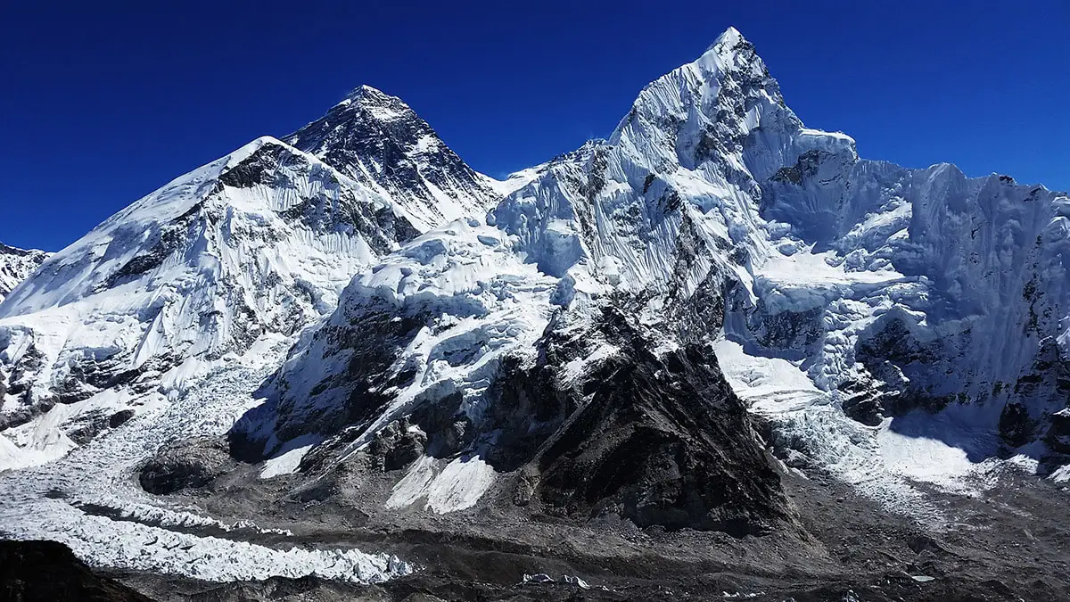 Mount everest peak the heightest peak in the world